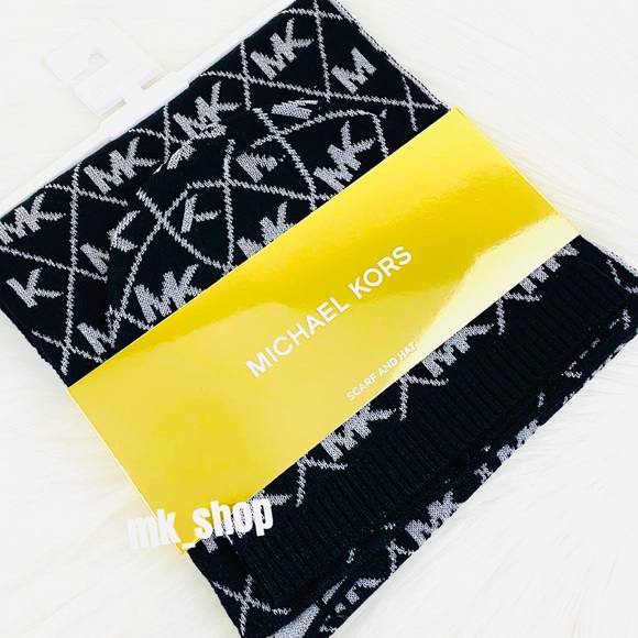 Michael Kors Women’s Hat & Scarf Set Black - Picture 2 of 8